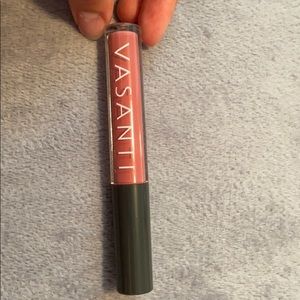 VASANTI lip gloss